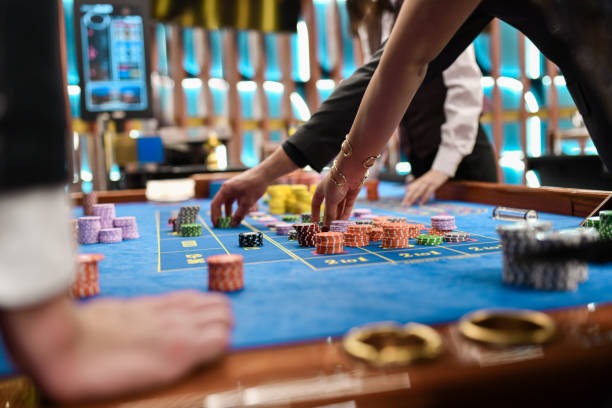 kakek live dealer table interface on mobile app showing blackjack game in progress